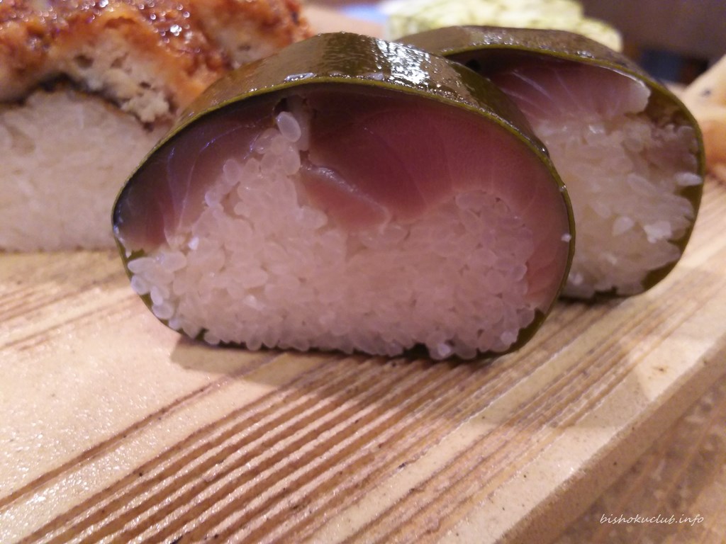 いづうの鯖姿寿司の断面