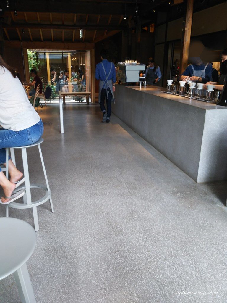 ブルーボトルコーヒー京都カフェのカフェスペース内観