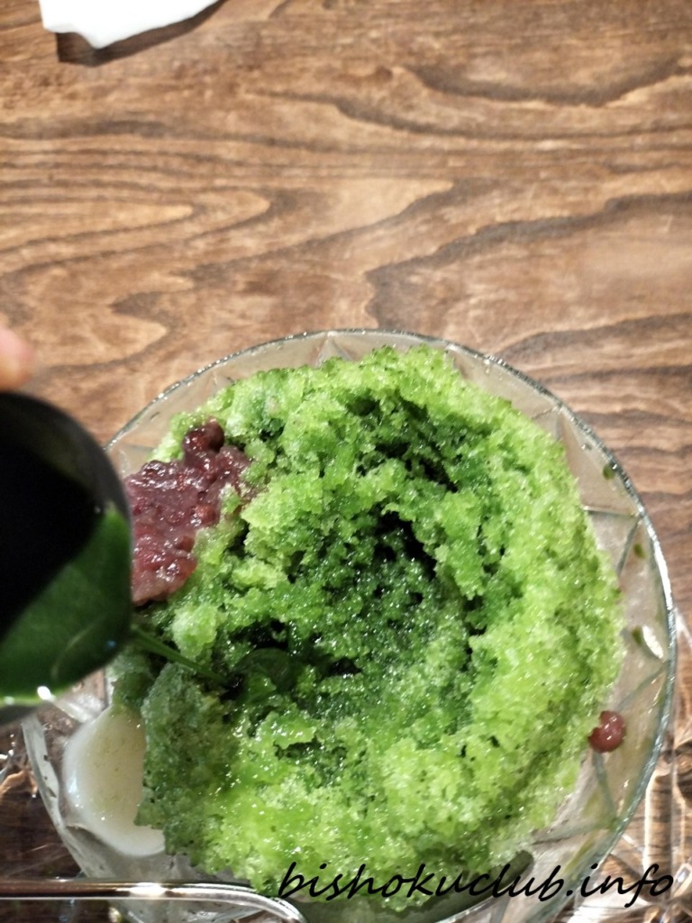 御菓子司 中村軒「宇治金時」に抹茶蜜を追加